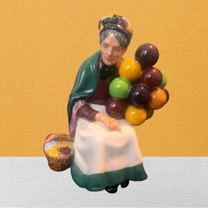 Royal Doulton England Figurine "The Old Balloon Seller" HN 1315 1940